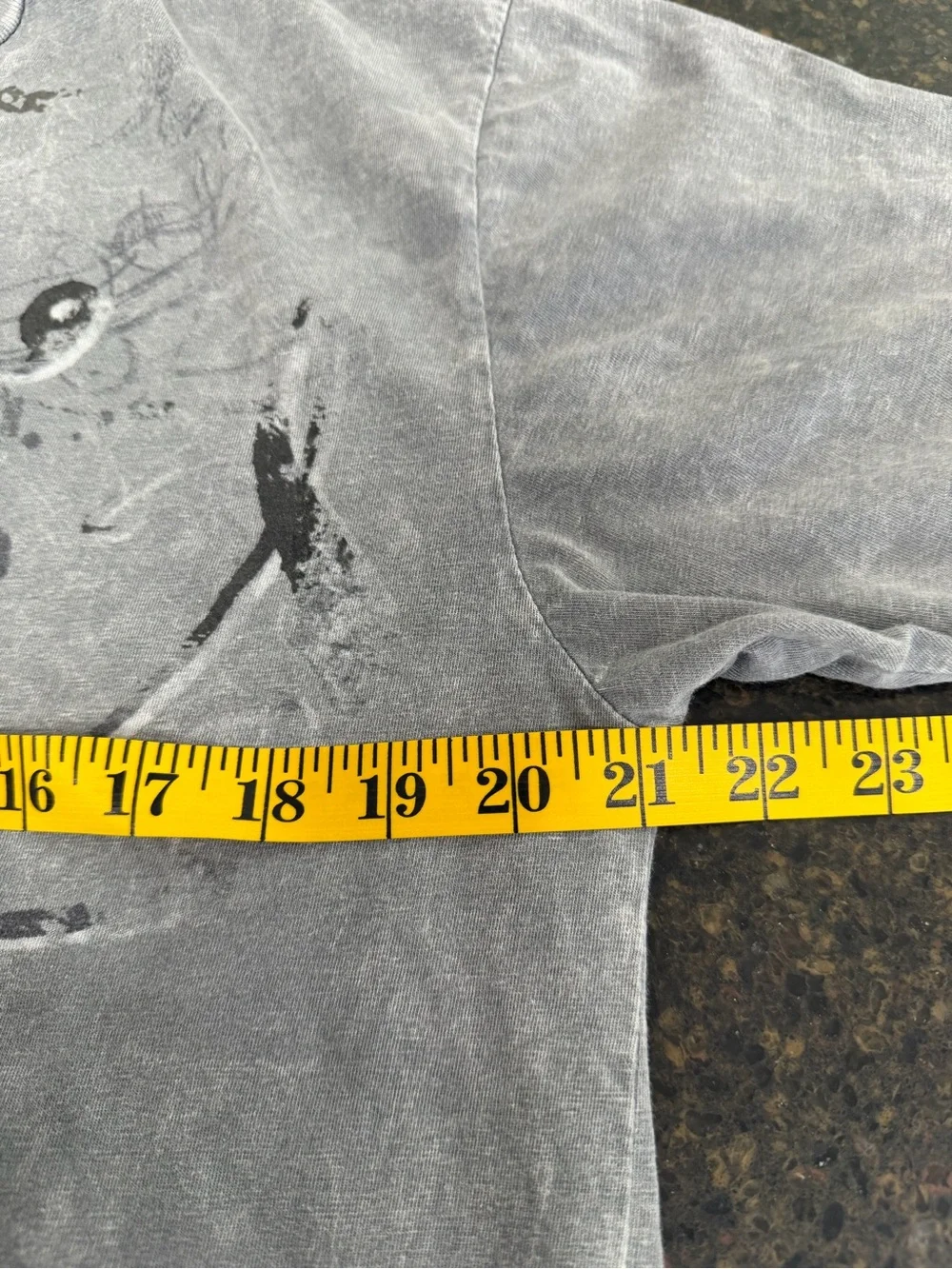 Levi's Gray Distressed Graphic Cotton Crew Neck Short Sleeve Men's Large T-Shirt